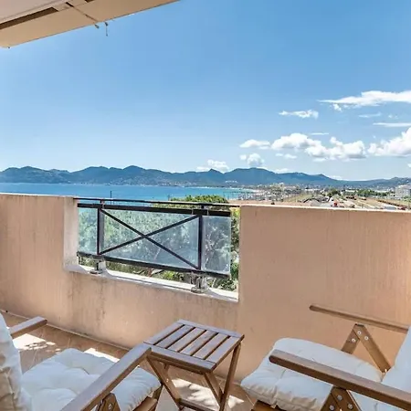 Le 496 - Vue 180 Piscine & Appartement