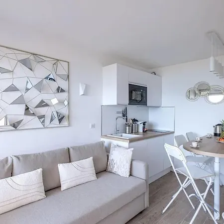 Le 496 - Vue 180 Piscine & * 칸느