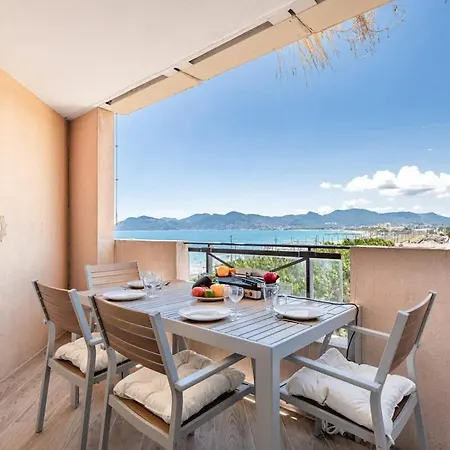 Le 496 - Vue 180 Piscine & Cannes